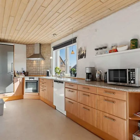 Villa Lovely Close To The Water *