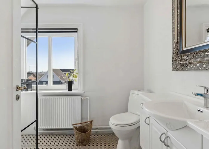 Вилла Lovely Close To The Water