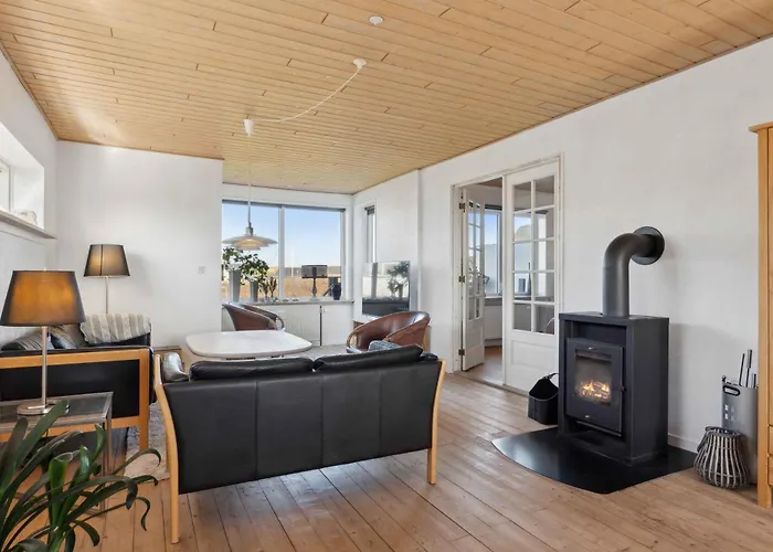 Вилла Lovely Close To The Water